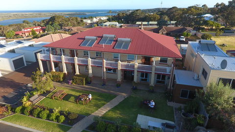 Baywatch Retreat Augusta - Accommodation Gold Coast 1