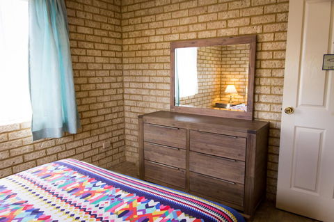 Baywatch Retreat Augusta - Accommodation Gold Coast 35