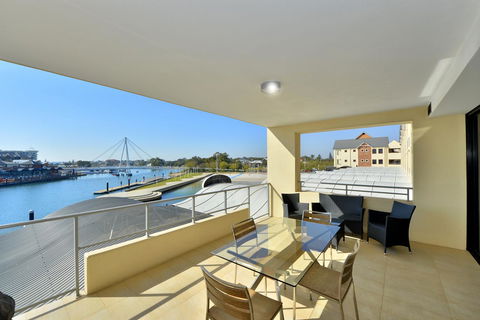 Dolphin Quay Apartments - Accommodation Gold Coast 9