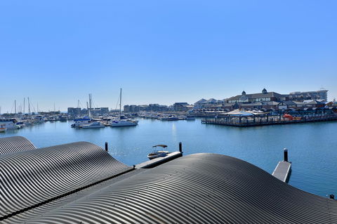 Dolphin Quay Apartments - Accommodation Gold Coast 6