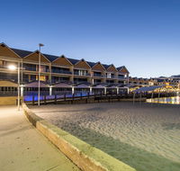 Dolphin Quay Apartments - Gold Coast 4U