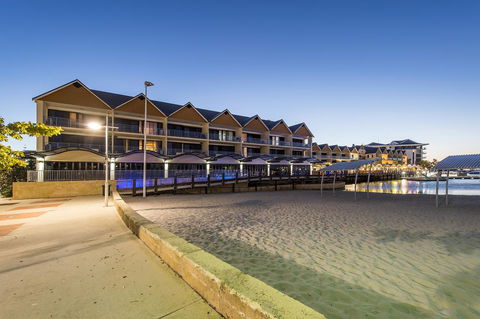 Dolphin Quay Apartments - Accommodation Gold Coast 0