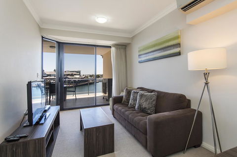 Dolphin Quay Apartments - Accommodation Gold Coast 32