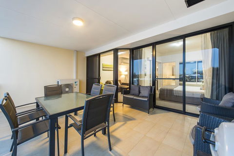 Dolphin Quay Apartments - Accommodation Gold Coast 38
