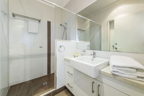 Dolphin Quay Apartments - Accommodation Gold Coast 42
