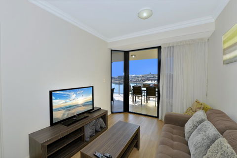 Dolphin Quay Apartments - Accommodation Gold Coast 2
