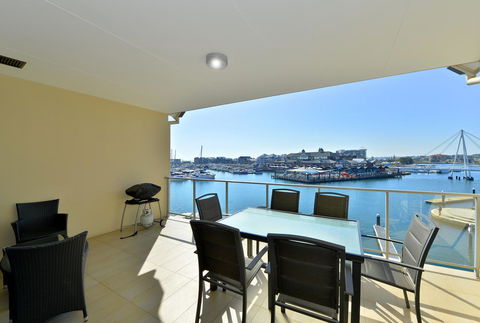 Dolphin Quay Apartments - Accommodation Gold Coast 4