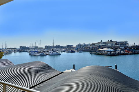 Dolphin Quay Apartments - Accommodation Gold Coast 13