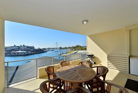 Dolphin Quay Apartments - Accommodation Gold Coast 15