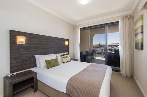 Dolphin Quay Apartments - Accommodation Gold Coast 29