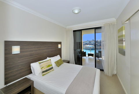Dolphin Quay Apartments - Accommodation Gold Coast 1