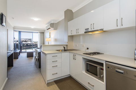 Dolphin Quay Apartments - Accommodation Gold Coast 35