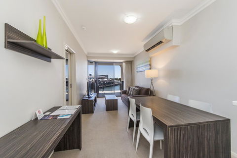 Dolphin Quay Apartments - Accommodation Gold Coast 33