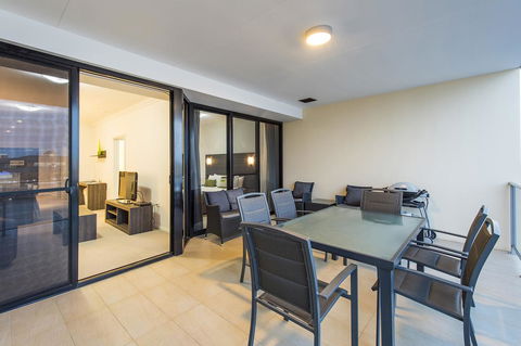 Dolphin Quay Apartments - Accommodation Gold Coast 37