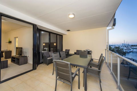 Dolphin Quay Apartments - Accommodation Gold Coast 24