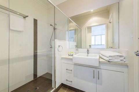 Dolphin Quay Apartments - Accommodation Gold Coast 40