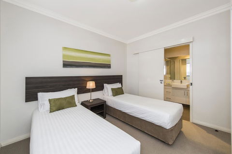 Dolphin Quay Apartments - Accommodation Gold Coast 44