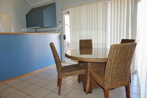 Osprey Holiday Village Unit 122 2 Bedroom - Gold Coast 4U 4