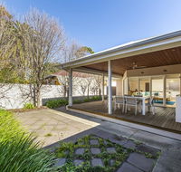 Inner Western Suburbs Retreat - Gold Coast 4U
