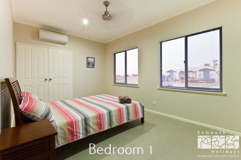 3 Kestrel Place - Gold Coast 4U 8