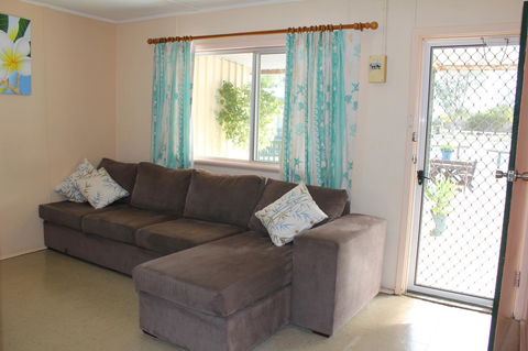 Jurien Beachfront Holiday Units - Gold Coast 4U 7