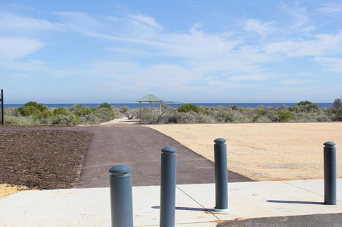 Jurien Beachfront Holiday Units - Gold Coast 4U 11