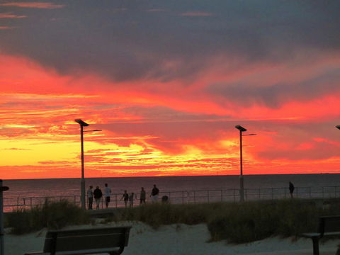 Jurien Beachfront Holiday Units - Gold Coast 4U 32