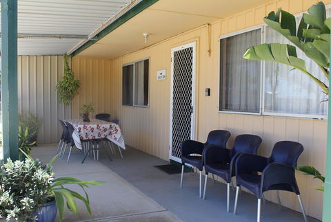 Jurien Beachfront Holiday Units - Gold Coast 4U 1