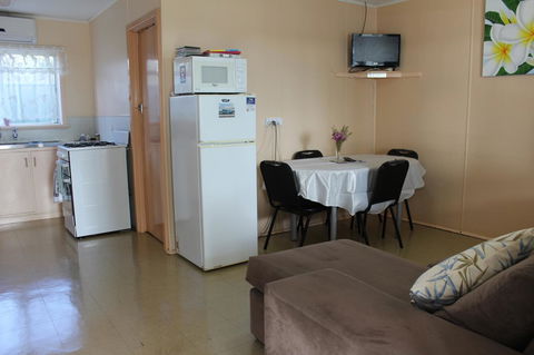 Jurien Beachfront Holiday Units - Gold Coast 4U 9