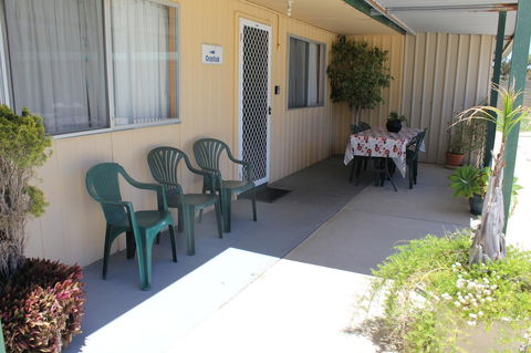 Jurien Beachfront Holiday Units - Gold Coast 4U 0