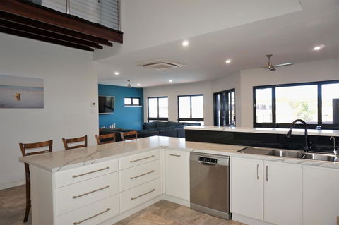 27 Corella Court - Gold Coast 4U 3