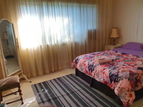 Airport HomeStay - Accommodation Gold Coast 3