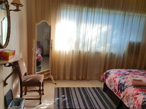 Airport HomeStay - Accommodation Gold Coast 1