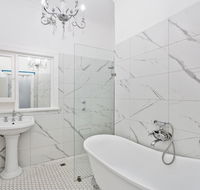 Heart of Claremont Gem - Free WiFi - Gold Coast 4U