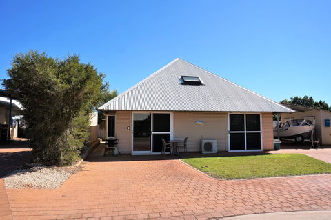 Osprey Holiday Village Unit 203 1 Bedroom - 1 Gold Coast 0
