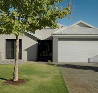 THE SANCTUARY LUXURY HOLIDAY HOME - Gold Coast 4U