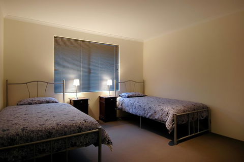 THE SANCTUARY LUXURY HOLIDAY HOME - Gold Coast 4U 5