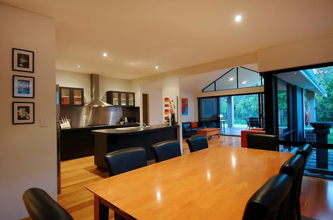 THE SANCTUARY LUXURY HOLIDAY HOME - Gold Coast 4U 19