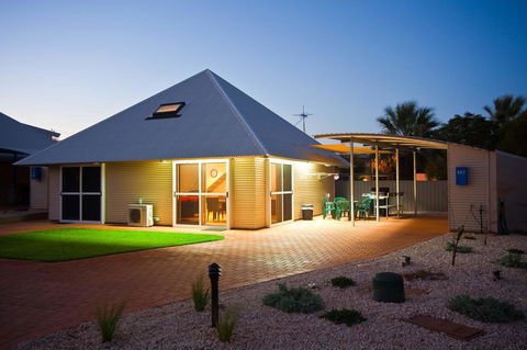 Osprey Holiday Village Unit 103 2 Bedroom - Gold Coast 4U 1
