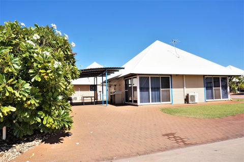 Osprey Holiday Village Unit 120 - Plenty Of Room For A Large Family - Gold Coast 4U 1
