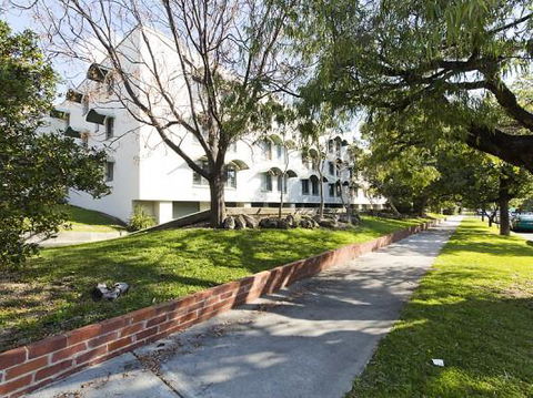 Style In Subiaco - Gold Coast 4U 6