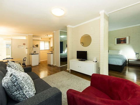 Rosalie 13 - Accommodation Gold Coast 9