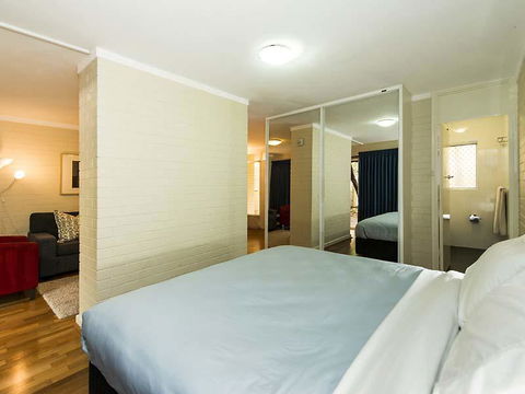 Rosalie 13 - Accommodation Gold Coast 12