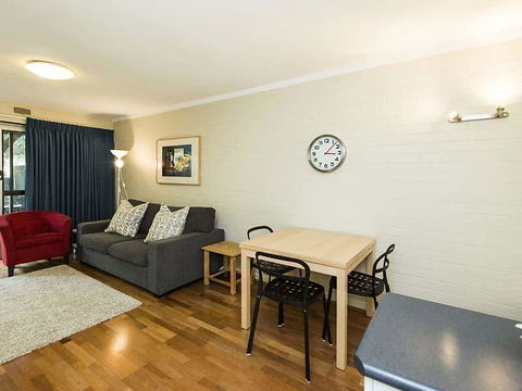 Rosalie 13 - Accommodation Gold Coast 6