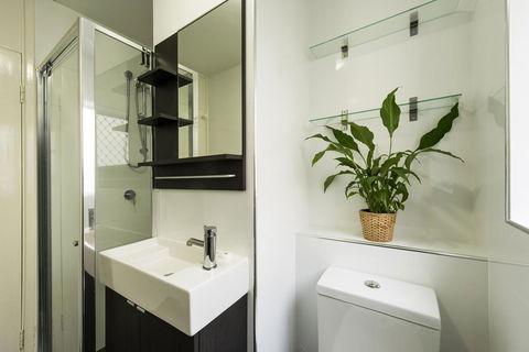 Rosalie 13 - Accommodation Gold Coast 13