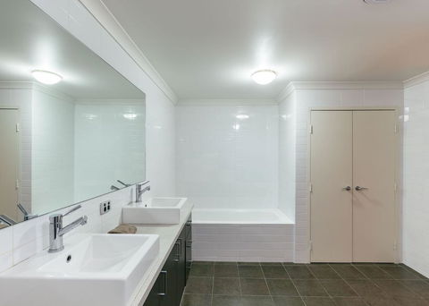 Wray Callan Apartments - Accommodation Gold Coast 5