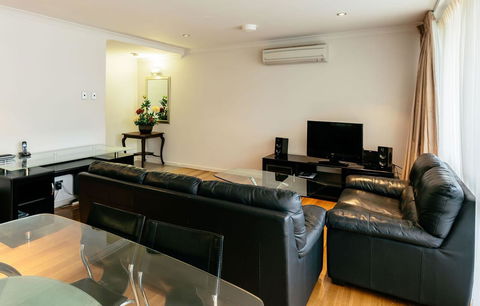 Wray Callan Apartments - Accommodation Gold Coast 3