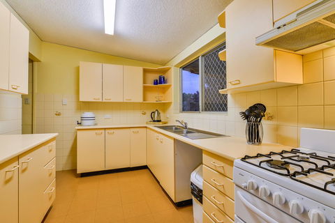 30 Kennedy Street - Gold Coast 4U 10