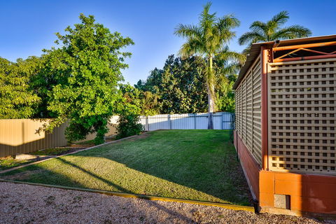 30 Kennedy Street - Gold Coast 4U 18