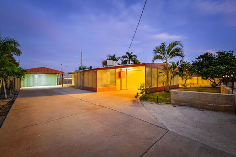 30 Kennedy Street - Gold Coast 4U 0